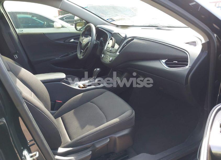 Photo 5 of 2020 Chevrolet Malibu FWD LT (VIN 1G1ZD5ST1LF008697)