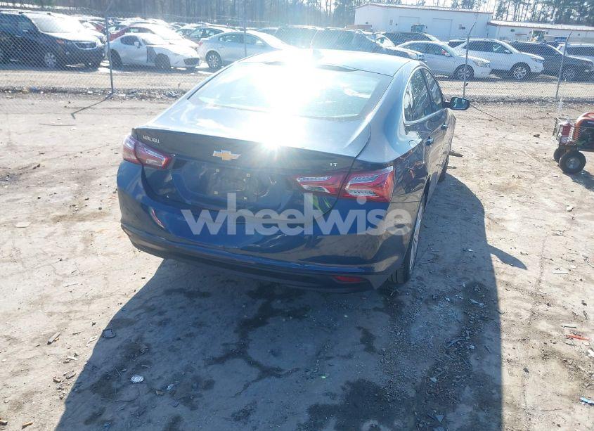 Photo 4 of 2020 Chevrolet Malibu FWD LT (VIN 1G1ZD5ST1LF018338)