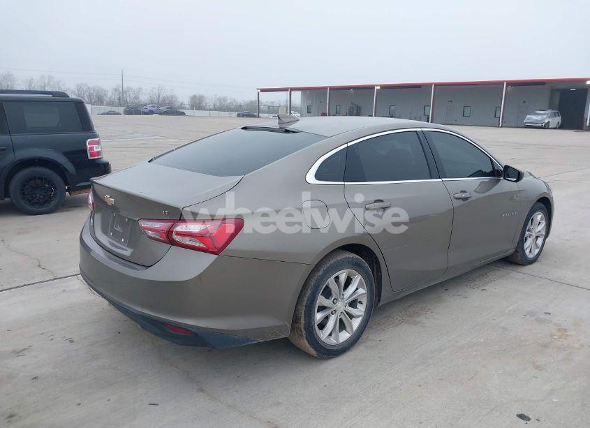 Photo 4 of 2020 Chevrolet Malibu FWD LT (VIN 1G1ZD5ST1LF025340)