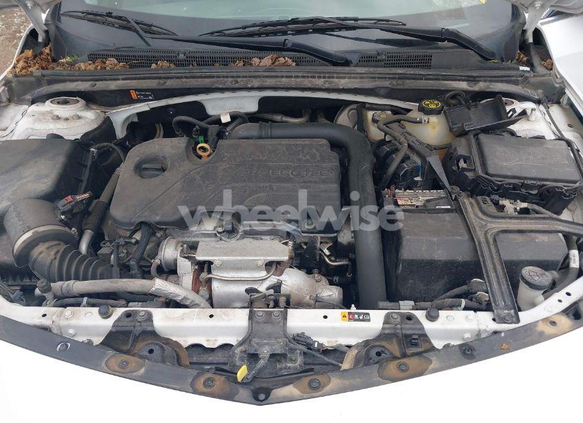 Photo 10 of 2020 Chevrolet Malibu FWD LT (VIN 1G1ZD5ST1LF030022)