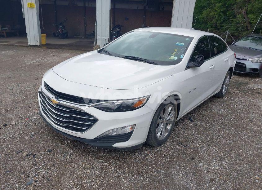 Photo 2 of 2020 Chevrolet Malibu FWD LT (VIN 1G1ZD5ST1LF030022)