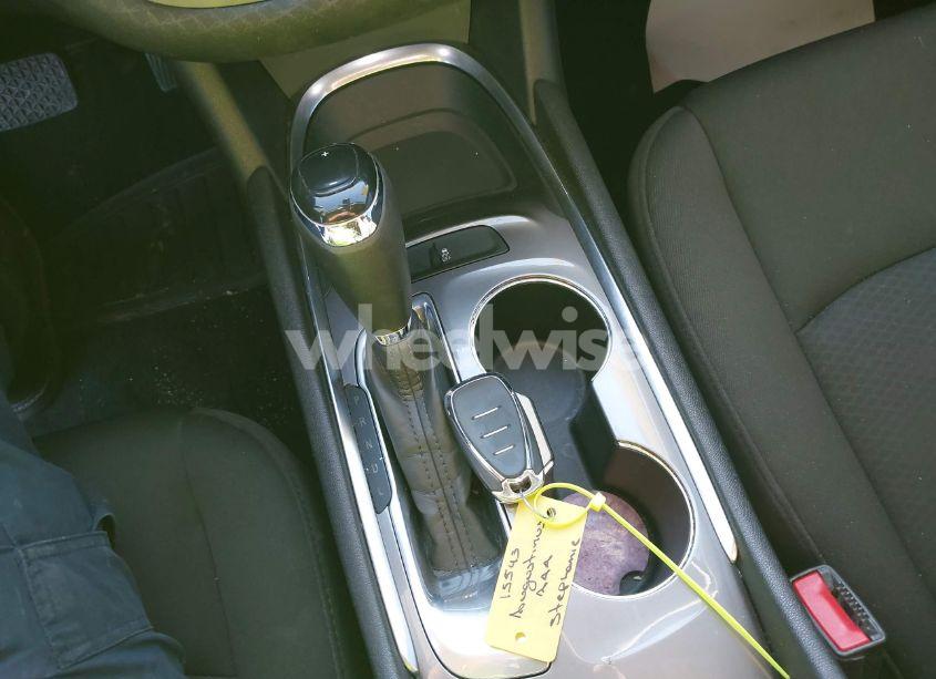 Photo 11 of 2020 Chevrolet Malibu FWD LT (VIN 1G1ZD5ST1LF051534)