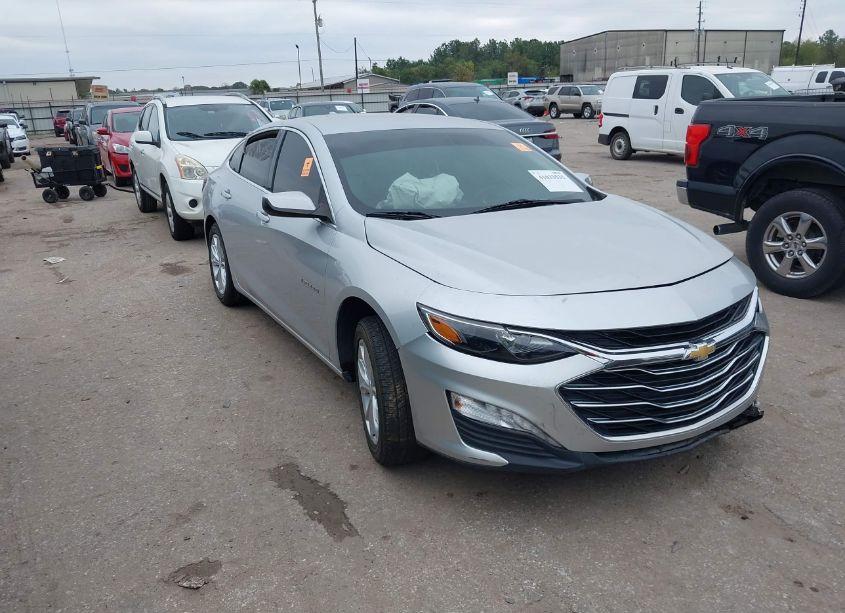 2020 Chevrolet Malibu FWD LT (VIN 1G1ZD5ST1LF052828) main photo