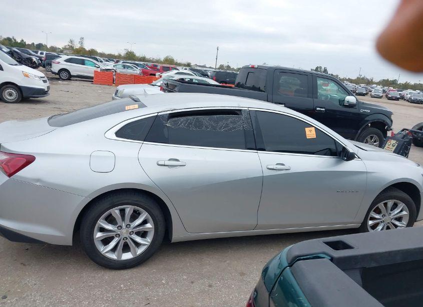 Photo 12 of 2020 Chevrolet Malibu FWD LT (VIN 1G1ZD5ST1LF052828)