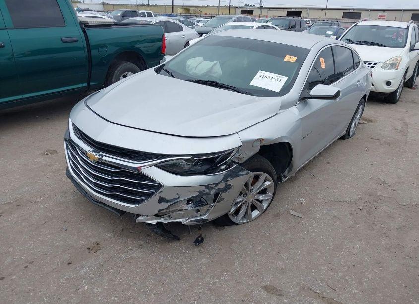 Photo 2 of 2020 Chevrolet Malibu FWD LT (VIN 1G1ZD5ST1LF052828)