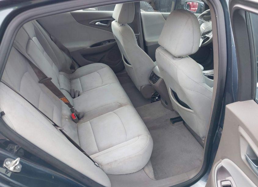 Photo 8 of 2020 Chevrolet Malibu FWD LT (VIN 1G1ZD5ST1LF055678)