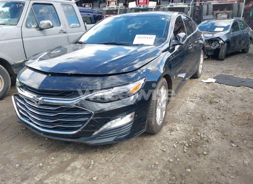 Photo 2 of 2020 Chevrolet Malibu FWD LT (VIN 1G1ZD5ST1LF061383)