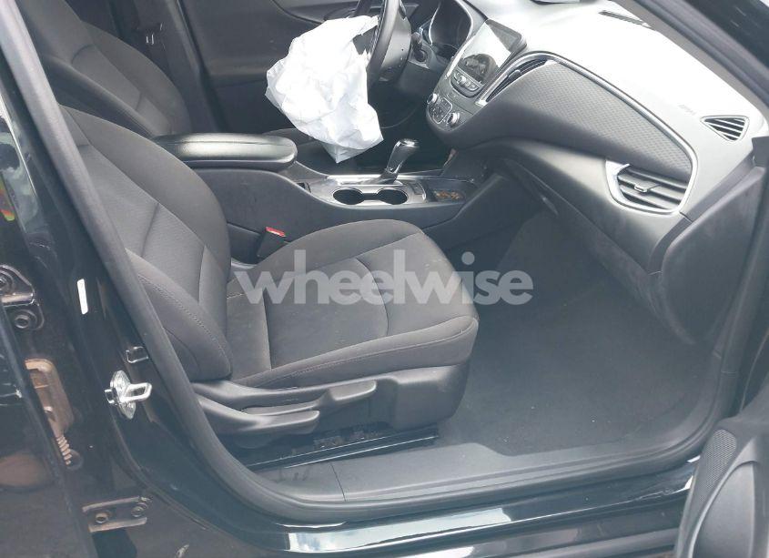 Photo 5 of 2020 Chevrolet Malibu FWD LT (VIN 1G1ZD5ST1LF061383)