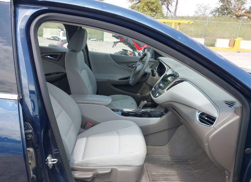 Photo 5 of 2020 Chevrolet Malibu FWD LT (VIN 1G1ZD5ST1LF073338)