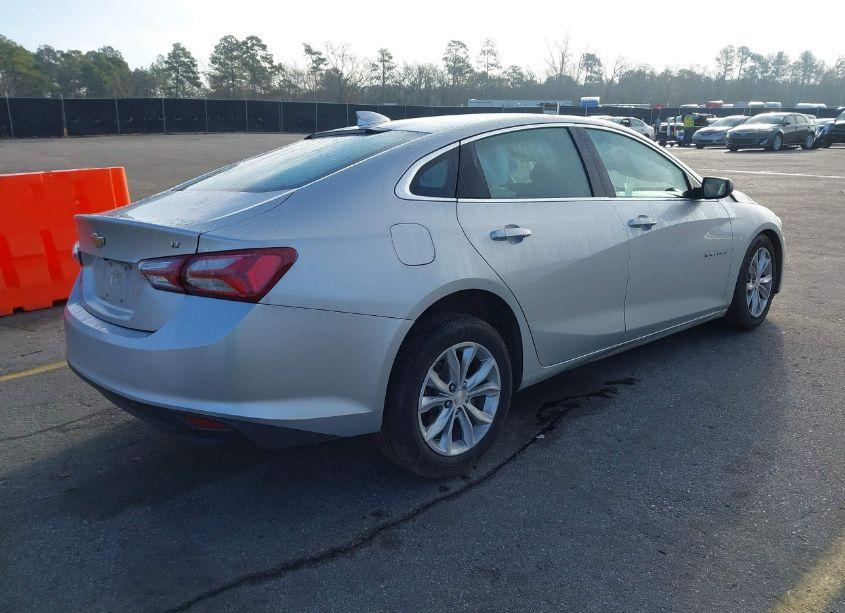 Photo 4 of 2020 Chevrolet Malibu FWD LT (VIN 1G1ZD5ST1LF081228)