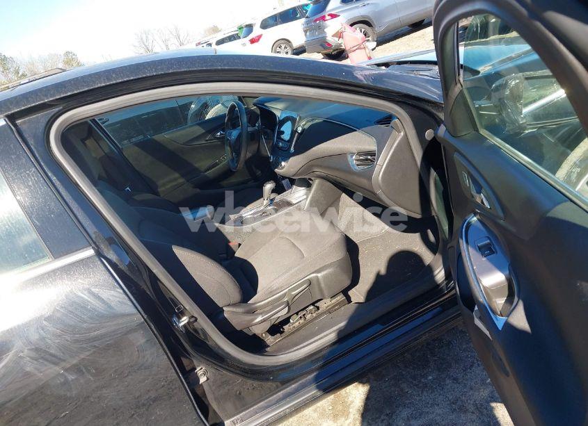 Photo 5 of 2020 Chevrolet Malibu FWD LT (VIN 1G1ZD5ST1LF089958)