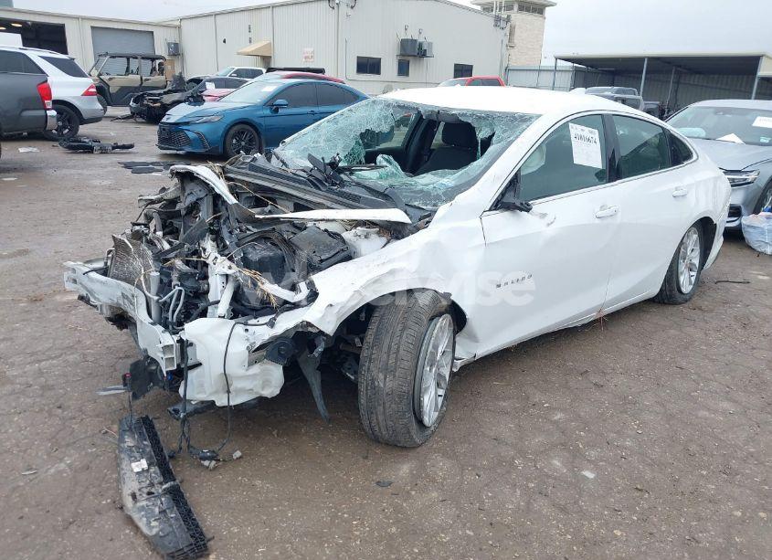 Photo 2 of 2020 Chevrolet Malibu FWD LT (VIN 1G1ZD5ST1LF094965)