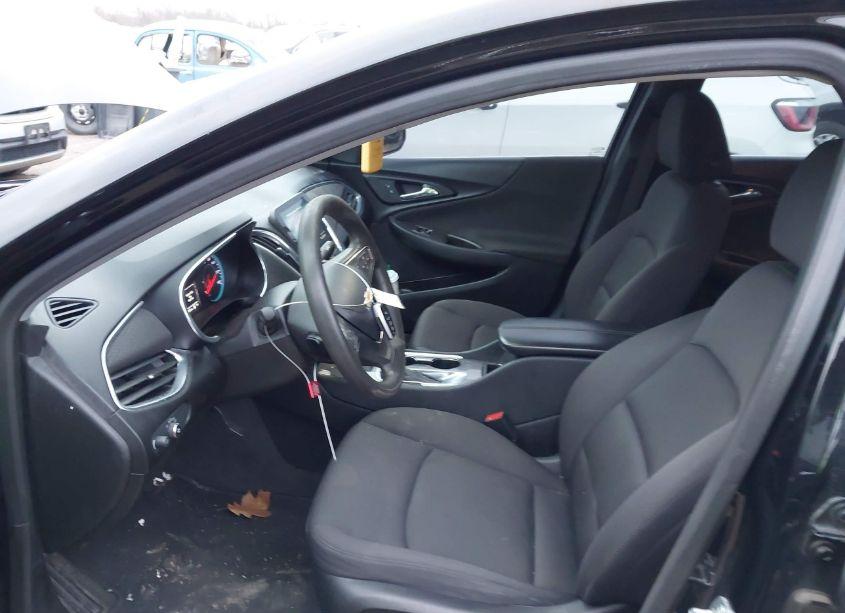 Photo 5 of 2020 Chevrolet Malibu FWD LT (VIN 1G1ZD5ST1LF102577)