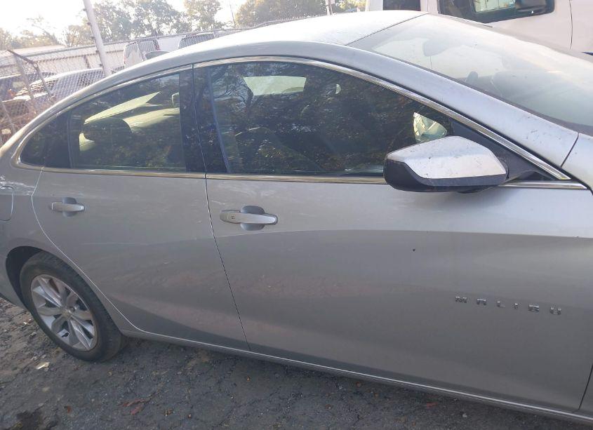 Photo 13 of 2020 Chevrolet Malibu FWD LT (VIN 1G1ZD5ST1LF105303)