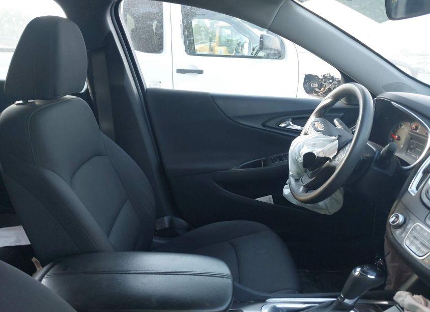 Photo 5 of 2020 Chevrolet Malibu FWD LT (VIN 1G1ZD5ST1LF105303)