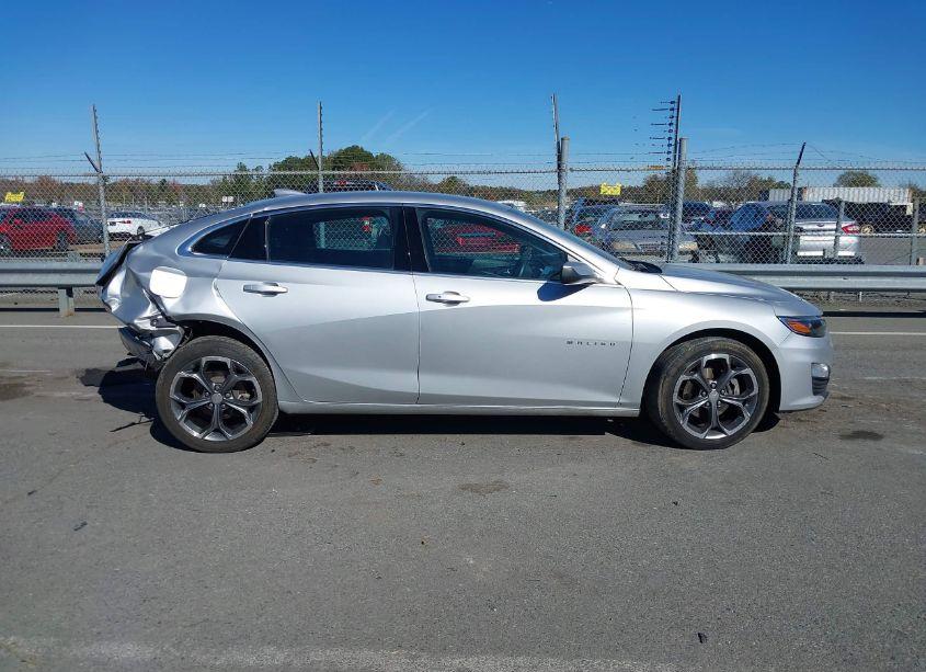 Photo 12 of 2020 Chevrolet Malibu FWD LT (VIN 1G1ZD5ST1LF105530)
