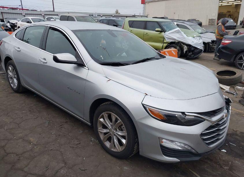 2020 Chevrolet Malibu FWD LT (VIN 1G1ZD5ST1LF108010) main photo