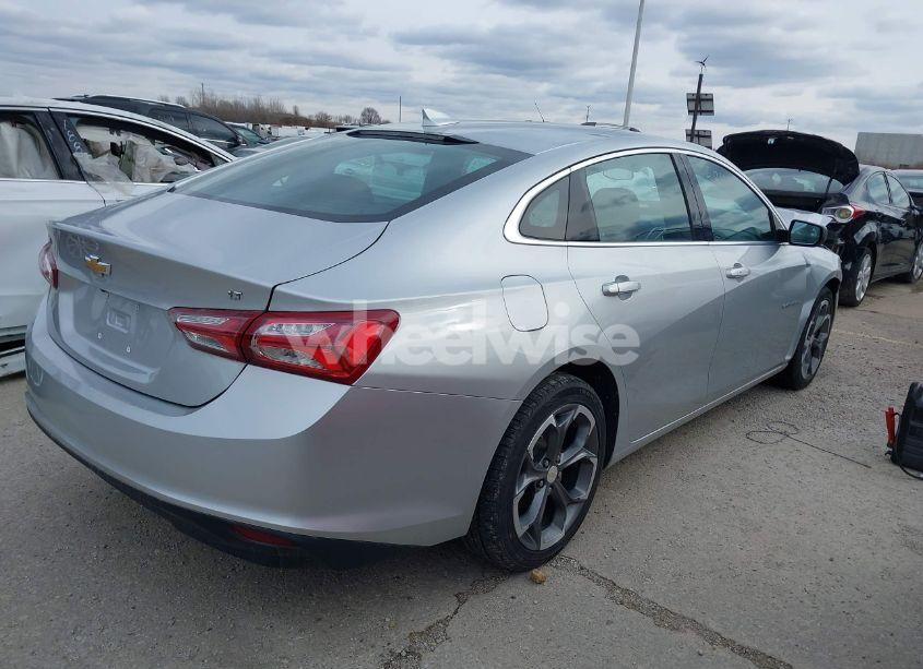 Photo 4 of 2020 Chevrolet Malibu FWD LT (VIN 1G1ZD5ST1LF108377)