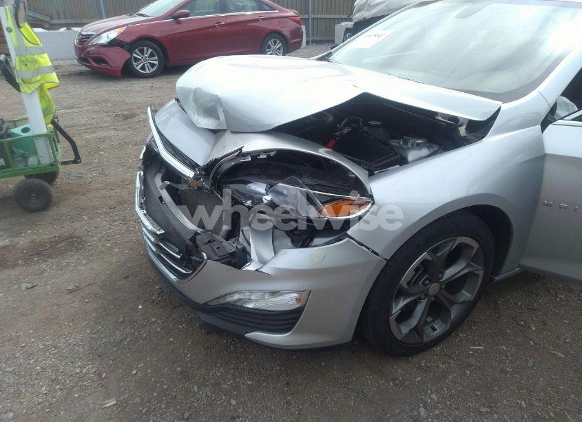 Photo 6 of 2020 Chevrolet Malibu FWD LT (VIN 1G1ZD5ST1LF108377)