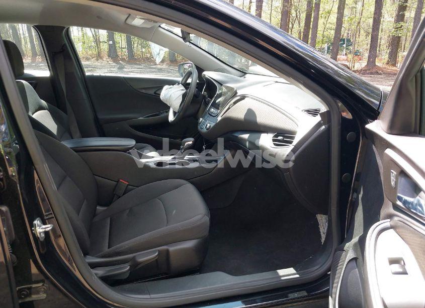 Photo 5 of 2021 Chevrolet Malibu FWD LT (VIN 1G1ZD5ST1MF008541)