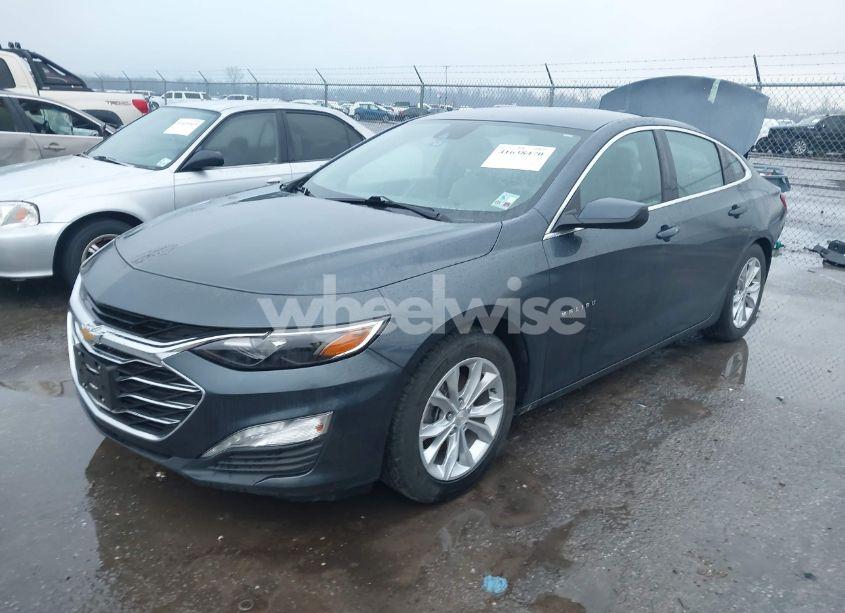 Photo 2 of 2021 Chevrolet Malibu FWD LT (VIN 1G1ZD5ST1MF010404)