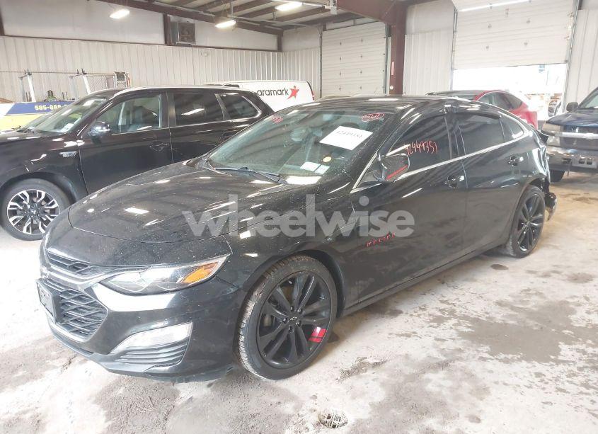 Photo 2 of 2021 Chevrolet Malibu FWD LT (VIN 1G1ZD5ST1MF058498)