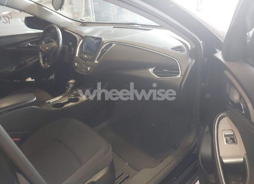 Photo 5 of 2021 Chevrolet Malibu FWD LT (VIN 1G1ZD5ST1MF058498)