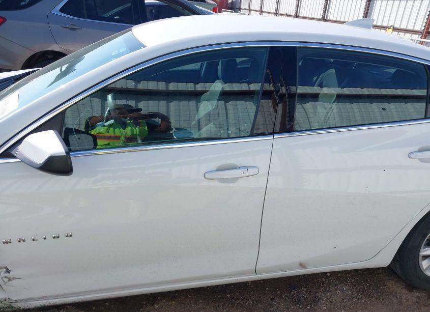 Photo 14 of 2021 Chevrolet Malibu FWD LT (VIN 1G1ZD5ST1MF069923)