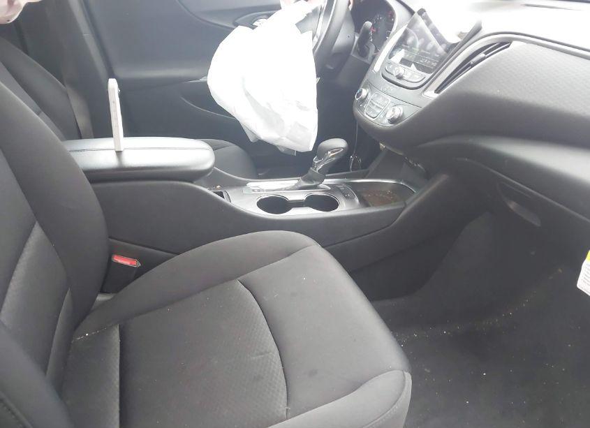 Photo 5 of 2022 Chevrolet Malibu FWD LT (VIN 1G1ZD5ST1NF104056)