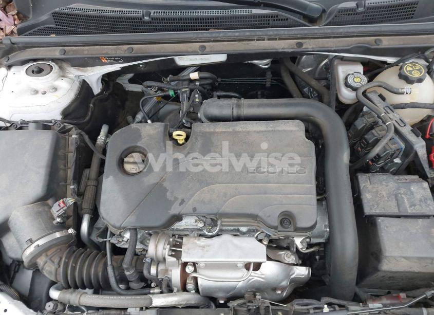 Photo 10 of 2022 Chevrolet Malibu FWD LT (VIN 1G1ZD5ST1NF106762)