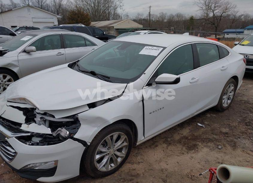 Photo 2 of 2022 Chevrolet Malibu FWD LT (VIN 1G1ZD5ST1NF106762)