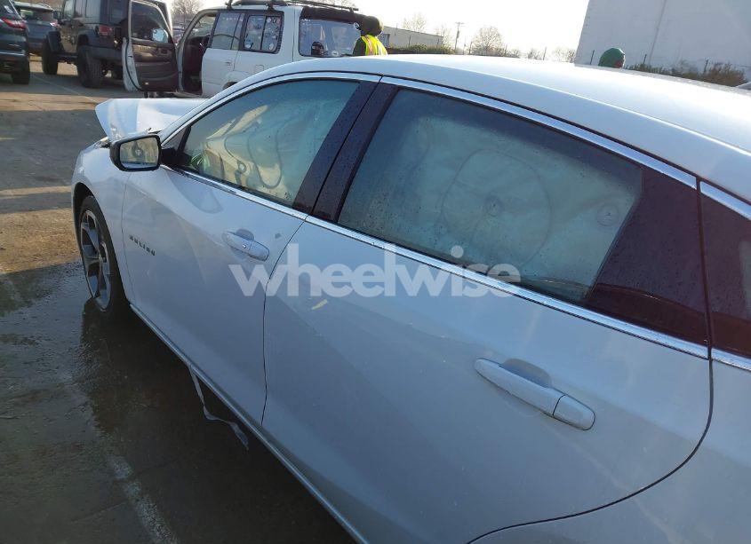 Photo 14 of 2022 Chevrolet Malibu FWD LT (VIN 1G1ZD5ST1NF109645)