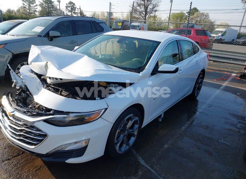 Photo 2 of 2022 Chevrolet Malibu FWD LT (VIN 1G1ZD5ST1NF109645)