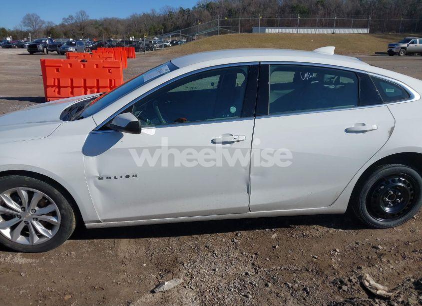 Photo 6 of 2022 Chevrolet Malibu FWD LT (VIN 1G1ZD5ST1NF109905)