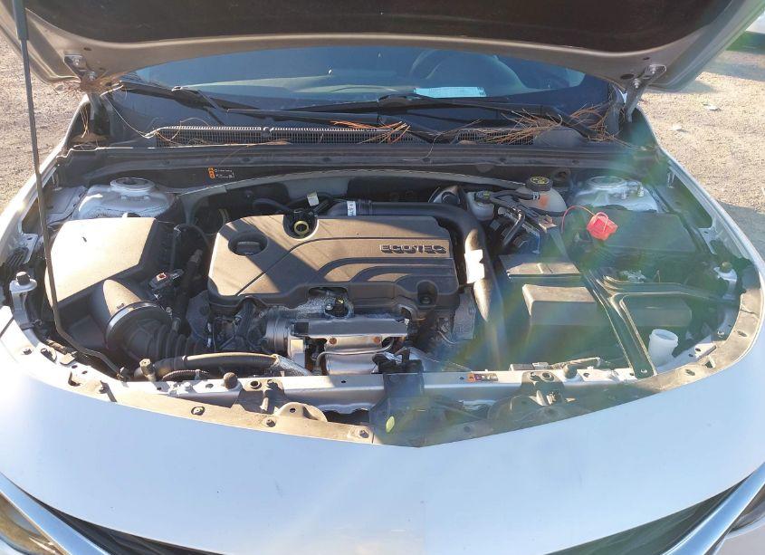 Photo 10 of 2022 Chevrolet Malibu FWD LT (VIN 1G1ZD5ST1NF110763)