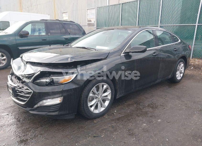Photo 2 of 2022 Chevrolet Malibu FWD LT (VIN 1G1ZD5ST1NF110925)