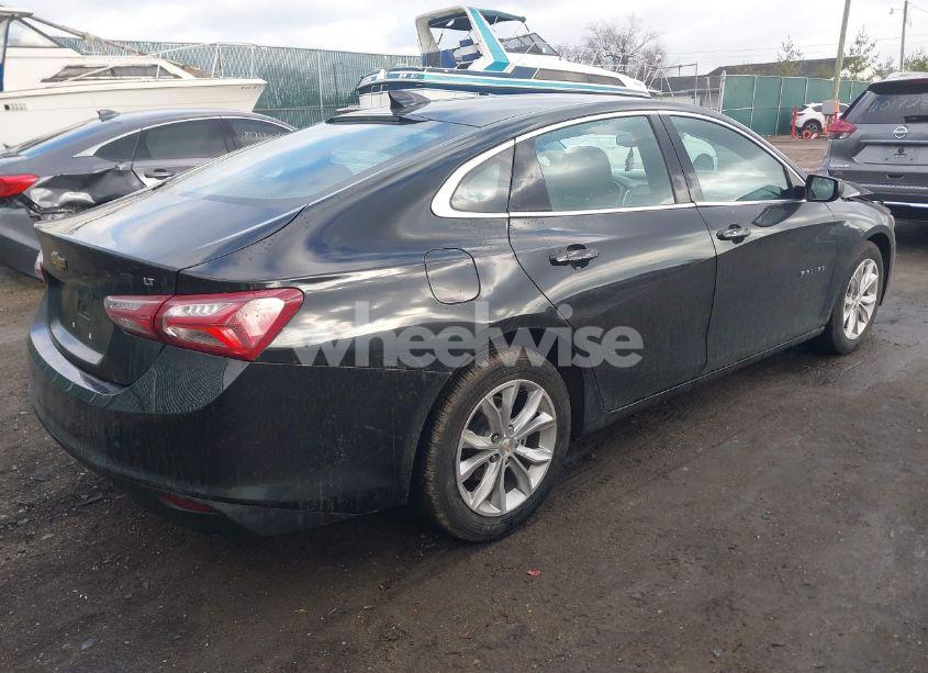 Photo 4 of 2022 Chevrolet Malibu FWD LT (VIN 1G1ZD5ST1NF110925)
