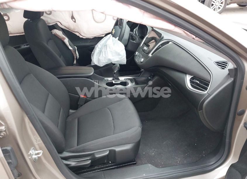 Photo 5 of 2022 Chevrolet Malibu FWD LT (VIN 1G1ZD5ST1NF122332)