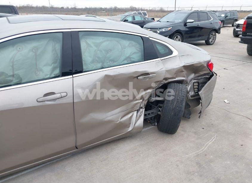 Photo 6 of 2022 Chevrolet Malibu FWD LT (VIN 1G1ZD5ST1NF122332)