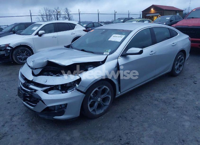 Photo 2 of 2022 Chevrolet Malibu FWD LT (VIN 1G1ZD5ST1NF139602)