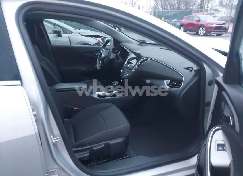 Photo 5 of 2022 Chevrolet Malibu FWD LT (VIN 1G1ZD5ST1NF139602)