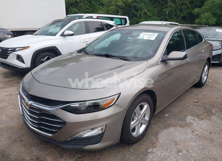 Photo 2 of 2022 Chevrolet Malibu FWD LT (VIN 1G1ZD5ST1NF179047)