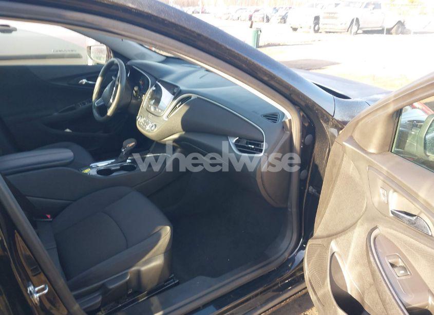 Photo 5 of 2023 Chevrolet Malibu FWD 1LT (VIN 1G1ZD5ST1PF161215)