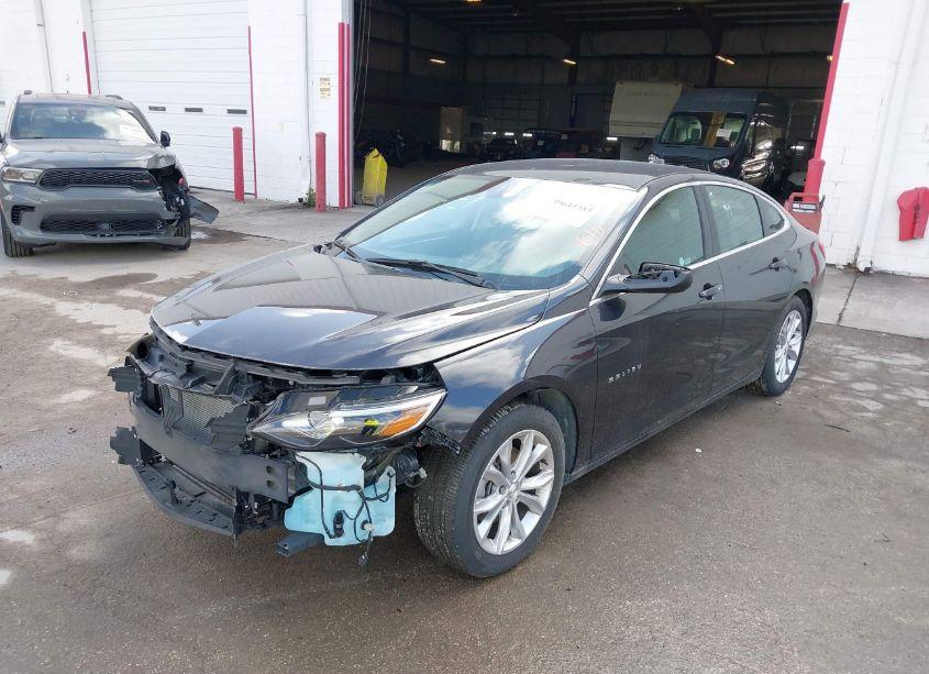 Photo 2 of 2023 Chevrolet Malibu FWD 1LT (VIN 1G1ZD5ST1PF231814)