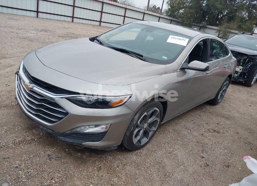 Photo 2 of 2024 Chevrolet Malibu FWD 1LT (VIN 1G1ZD5ST1RF131764)