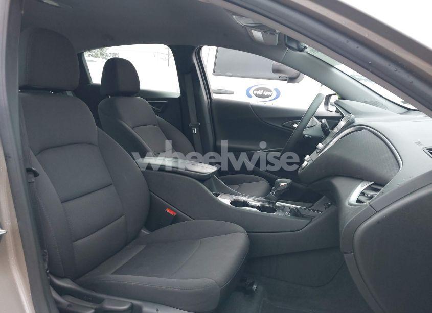 Photo 5 of 2024 Chevrolet Malibu FWD 1LT (VIN 1G1ZD5ST1RF131764)