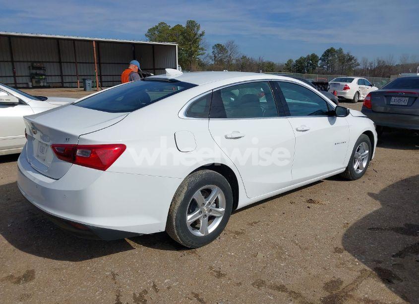 Photo 4 of 2024 Chevrolet Malibu FWD 1LT (VIN 1G1ZD5ST1RF142005)