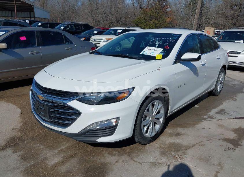 Photo 2 of 2024 Chevrolet Malibu FWD 1LT (VIN 1G1ZD5ST1RF194914)