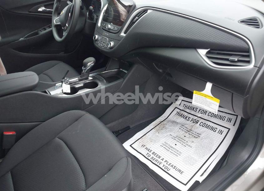 Photo 5 of 2024 Chevrolet Malibu FWD 1LT (VIN 1G1ZD5ST1RF248230)