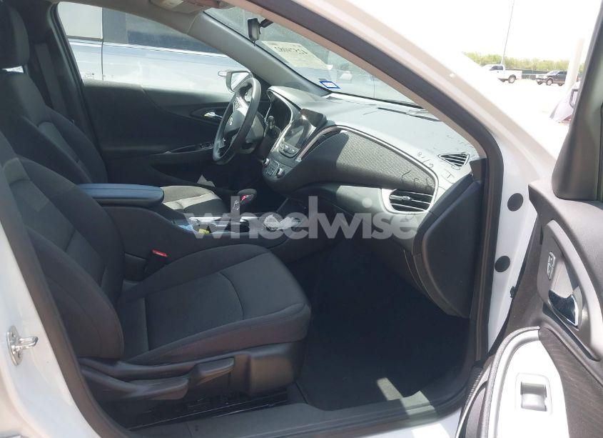 Photo 5 of 2025 Chevrolet Malibu FWD 1LT (VIN 1G1ZD5ST1SF118034)